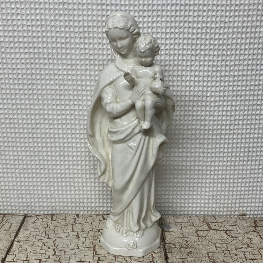 Goebel Mother and Child figurine
